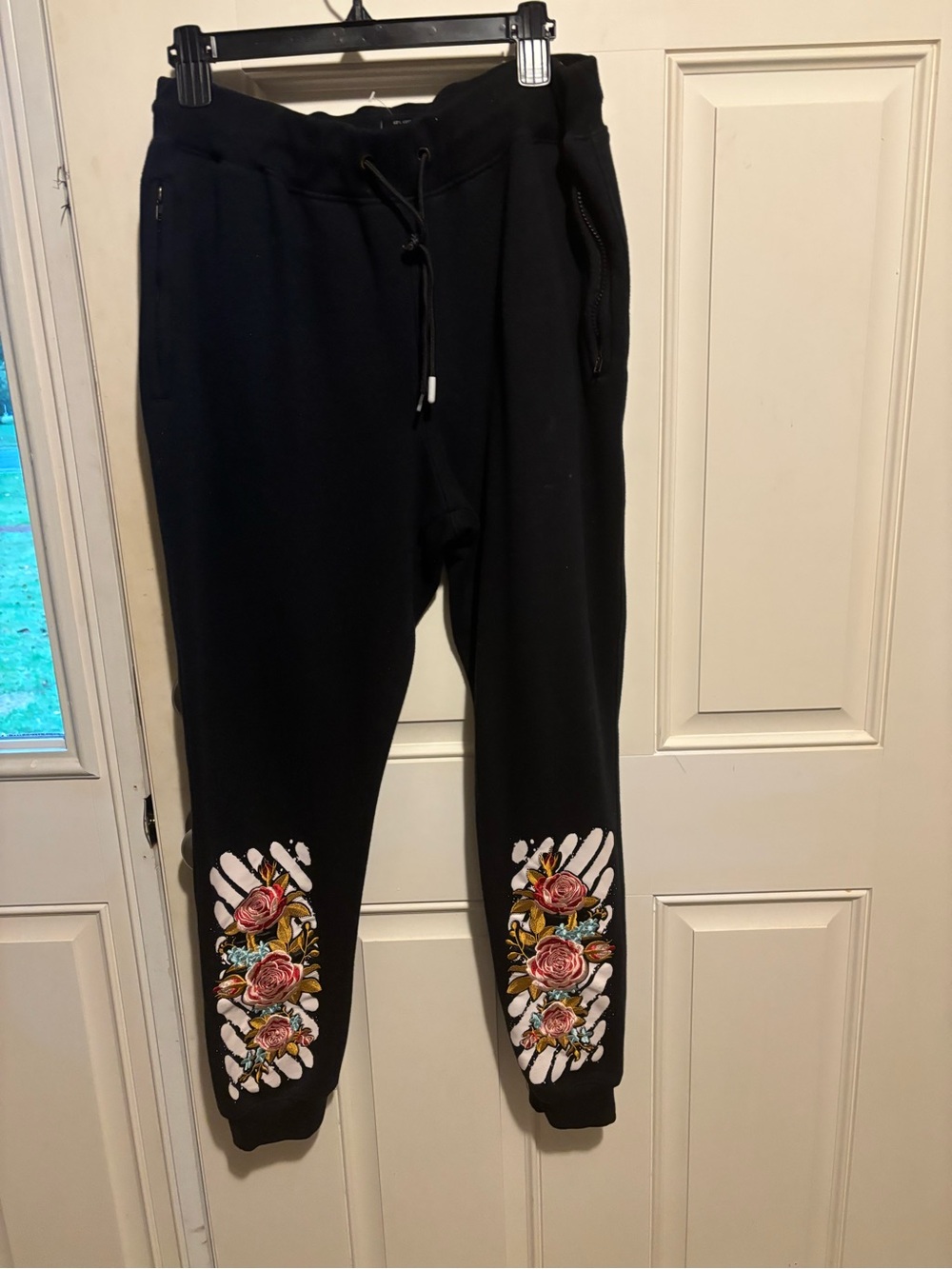 NWT Krisp athletic embroidery